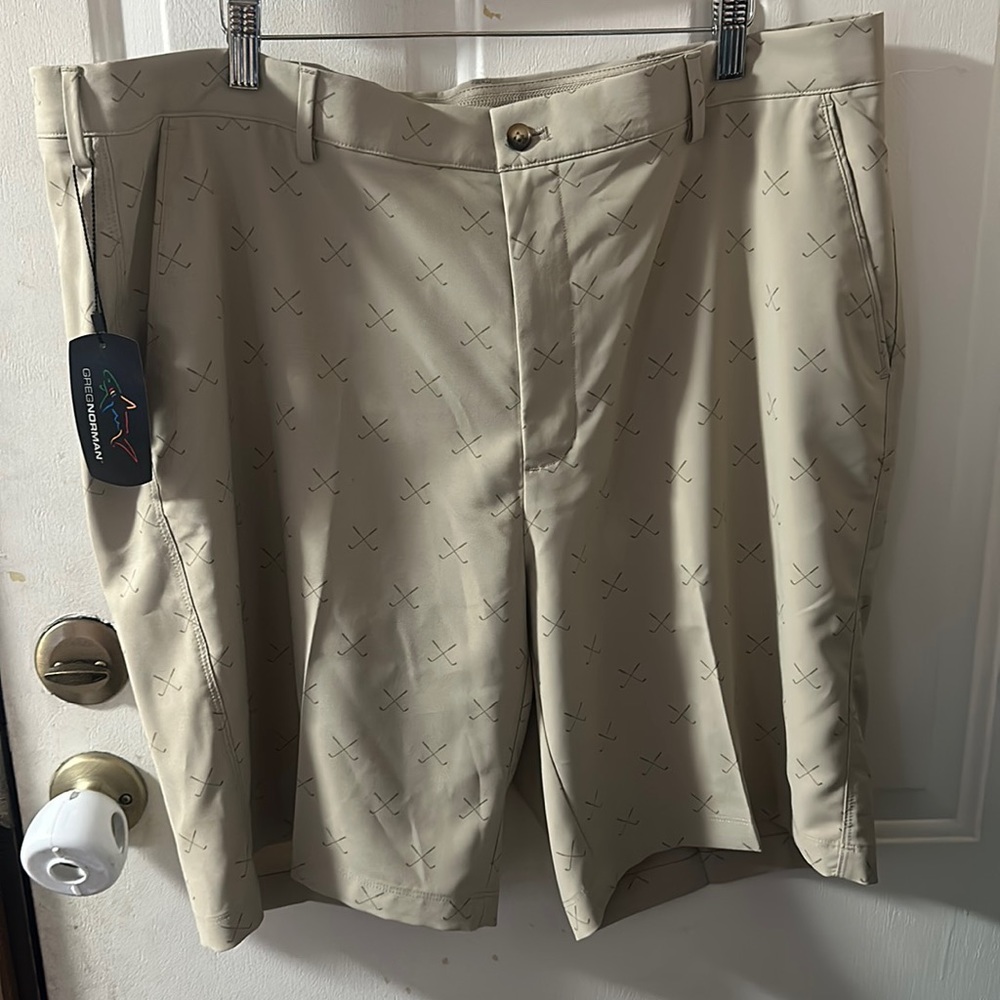 GREG NORMAN PERFORMANCE STRETCH GOLF SHORTS: TAUPE: NWT: SZ 40